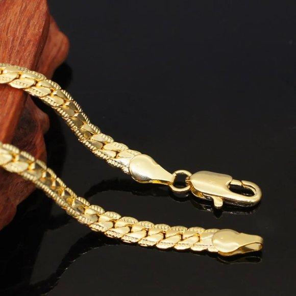Stunning 20 Inch Snake Bone / Sideways Necklace, 18k. Yellow Gold - Picture 6 of 6